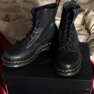 Women’s Dr. Martin 1460 8-Eye Boot